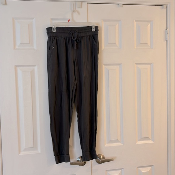 TNA jogger pants ARITZIA - Picture 2 of 6